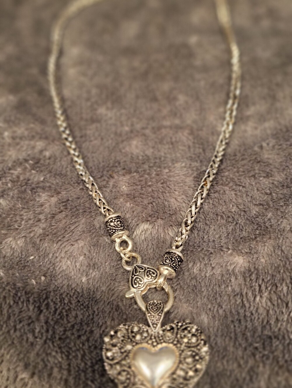 Vintage Silver Tone Heart Pendant Necklace - Floral Filigree - Picture 2 of 2